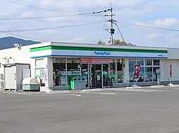 ファミリーマート 伊万里二里店 650m