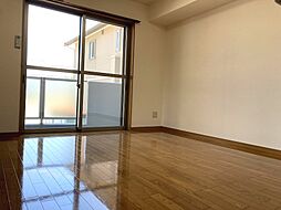 エールガーデン桜 201 2階3LDKのリビング/ダイニング