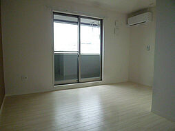 サウスガーデン桜華 2階1LDKのリビング/ダイニング