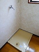 洗濯機置き場　写真は121号室です。（参考）
