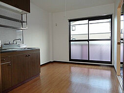 サープラス小林2 1階2DKのリビング/ダイニング