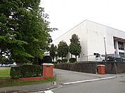辰野町立辰野南小学校（896m）