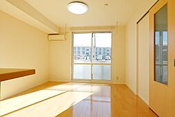 クレストコート 102 1階1LDKのリビング/ダイニング