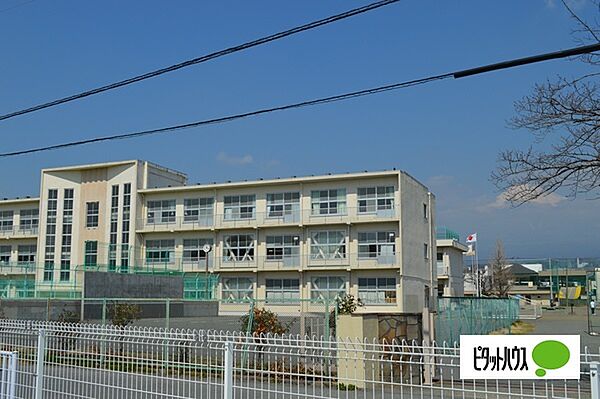 画像23:中学校「富士市立吉原第一中学校まで1113m」