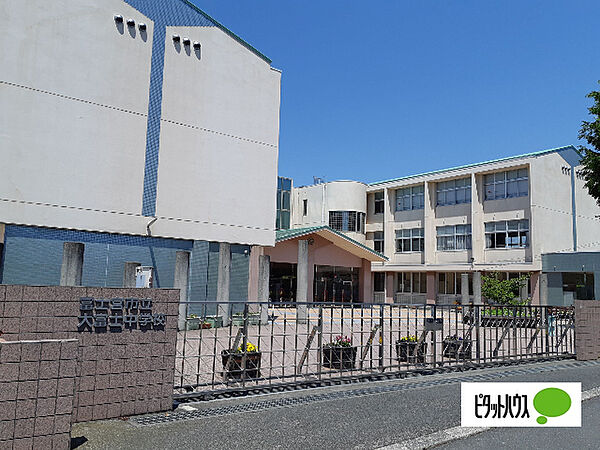 画像24:中学校「富士宮市立大富士中学校まで1752m」
