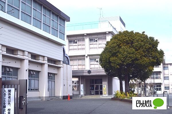 小学校「富士市立吉永第一小学校まで750m」