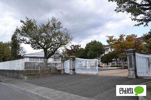 画像24:小学校「富士市立岩松北小学校まで529m」