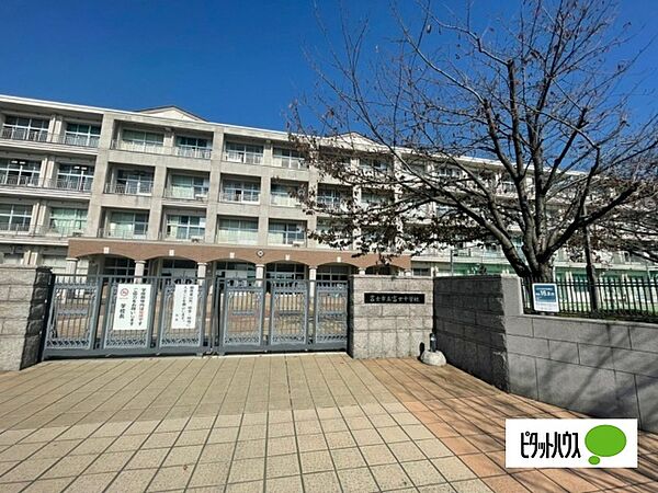 画像25:中学校「富士市立富士中学校まで514m」
