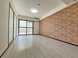 グランドヒル皆春 102 1階3LDKのリビング/ダイニング