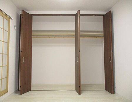 ●洋室4.2帖●クロゼット付き