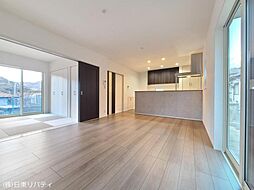 安芸郡海田町国信2丁目　C 4LDKのリビング/ダイニング