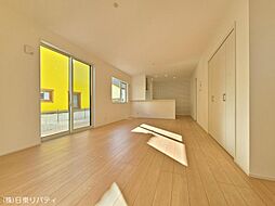 呉市焼山東3丁目 4LDKのリビング/ダイニング