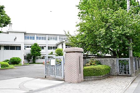 鶴ヶ島市立鶴ケ島第二小学校(758m)
