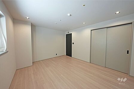 北東側洋室約11.6帖［2025年6月1日撮影］