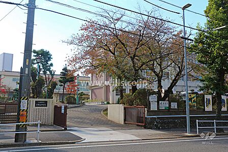 伊勢山中学校[公立]の外観