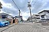 外観：物件の南側前面道路（東側から）［2026年4月26日撮影］