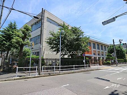 新栄小学校[公立]の外観