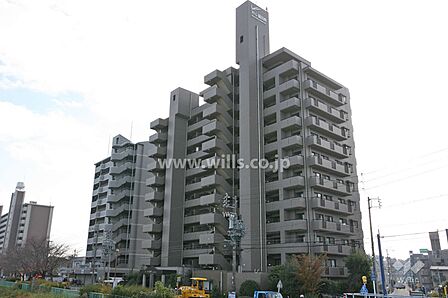 サンマンションアトレ植田南の外観(北西側から)