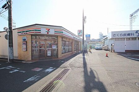 セブンイレブン大和桜ケ丘東口店229m
