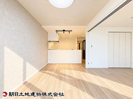 コミュニケーションの取りやすい対面キッチン。日常生活で自然と会話が生まれます。