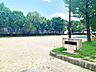 周辺：宝神北公園■緑いっぱいの自然に囲まれた公園です。お父さんの休日には運動用具をもってキャッチボールしたり、サッカーしたりと幅広い遊びを可能にしてくれます。 1190m