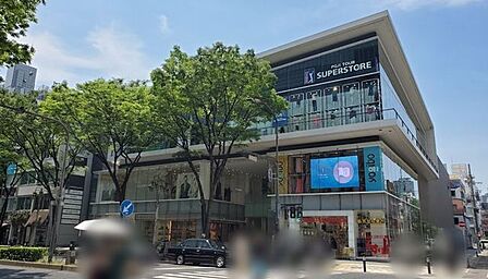 名古屋ZERO GATE■栄の繁華街の南側、パルコと大津通を挟んだ向かいにある商業施設。女性向けのテナントが多く入っています。 510m