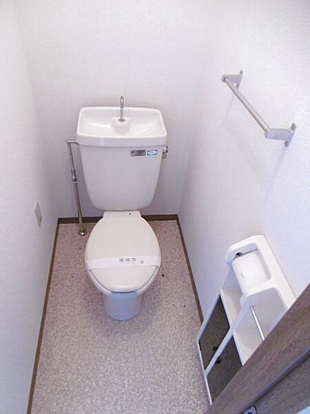 画像20:コンパクトで使いやすいトイレです