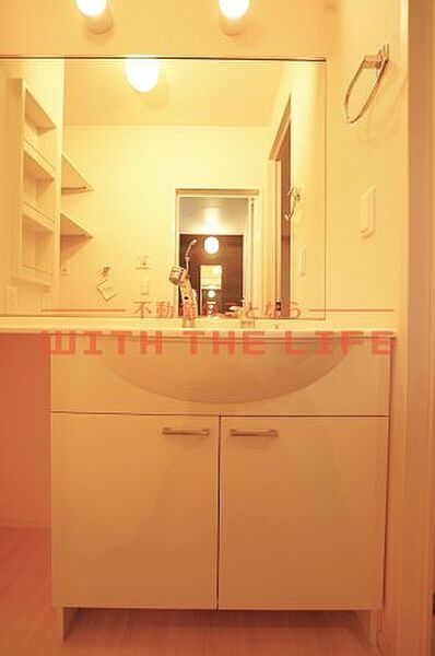 画像15:独立洗面台あり、毎朝おしゃれに忙しい女性の方におすすめです