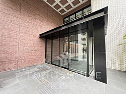 落ち着いた雰囲気のエントランスがございます。