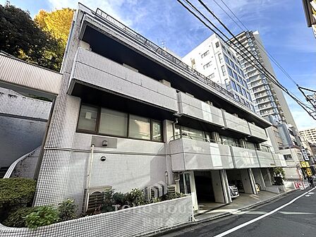 オーナーチェンジ物件です。「飯田橋」駅まで徒歩4分の立地!是非お気軽にお問い合わせくださいませ。