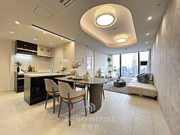 インテリアショップで見掛けた「あの家具」も置ける、ゆったりとした空間。時に広さが上質な寛ぎの時間になる事も。