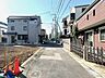 周辺：青空が広がる閑静な住宅街で、家族の新しい物語を始めませんか。穏やかな環境は子育て世代にも最適です。