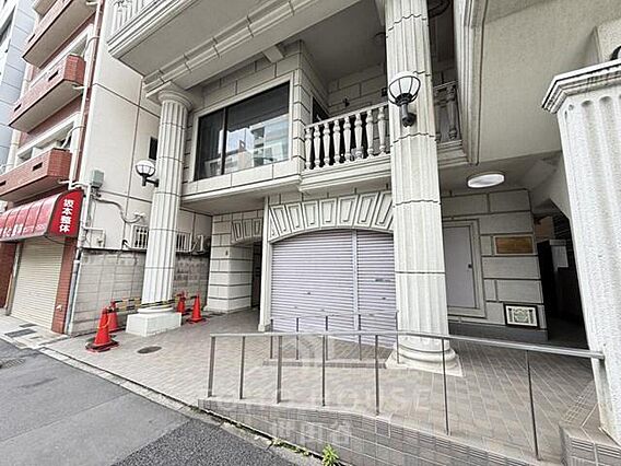 重厚感のある外...