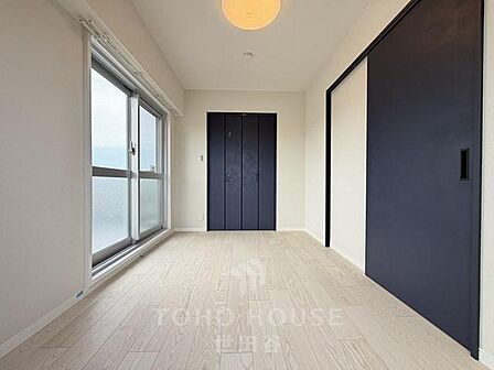 新規内装フルリフォーム物件です。(26年4月完工)最上階・角部屋陽当たり・眺望良好トランクルーム付き(無償)