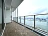 バルコニー：2025年8月竣工後未入居。東京タワーを望む天高2.9mの49階プレミアムフロア