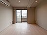 子供部屋：100m2の広々とした新規リノベーション角住戸！各洋室WIC完備 専用駐車場(2区画)付き