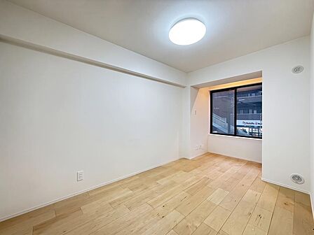 住まう方でカスタマイズしていただけるシンプルなデザインの内装。ご自身で素敵な空間を創り上げられます。