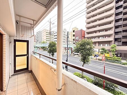 充分な広さが確保されたバルコニー。