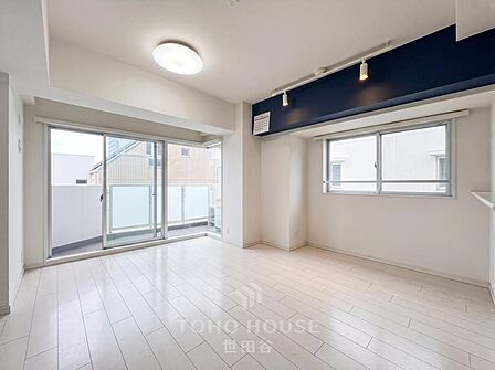 住まう方でカスタマイズしていただけるシンプルなデザインの内装(CG加工有)