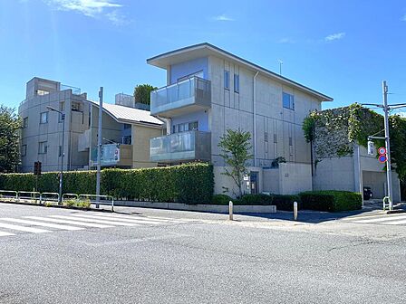 拘りの詰まったコーポラティブハウス。自分好みの室内へしてみませんか