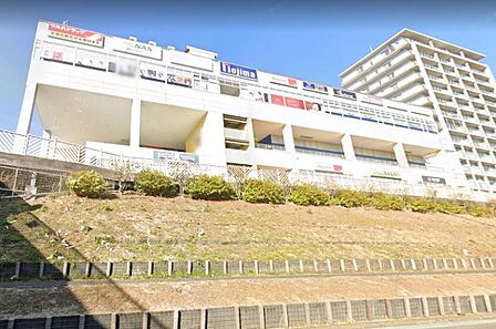 ヤオコーフレスポ若葉台店まで約900ｍ！品揃えが良く、新鮮な生鮮食品が揃うスーパーです。店舗内も広いため快適に買い物しやすいです。