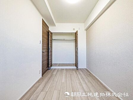 【洋室】新しいベットやチェストをおいてプライベートルームを完成させましょう!