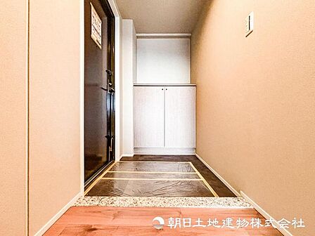 【玄関】どの世帯も安全に出入りができ、いい運気が入ってくる場所には快適な空間を心がけたいですね