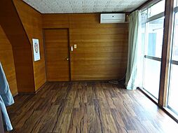 東須恵木原貸家 1 5DKの室内