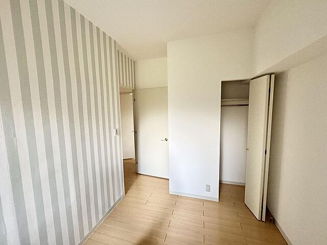 洋室 コスモ三郷リバーサイド 1階/-