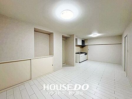 ■壁付きのキッチンは食器棚などの家具を配置する場所が選べるので、お客様に合わせたレイアウトにできます!■デッドスペースができにくいため、リビングやダイニングを広く使えるのも魅力です!
