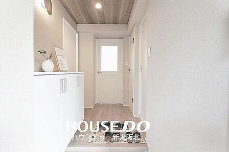 ■シューズボックスは、飾り棚としてもご使用いただけます！■段の高さ調節ができるのでヒールや高さのある靴も収納可能です！