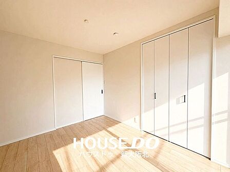 ■リビングに面したお部屋は、ご家族のライフスタイルに合わせて広々としたリビングとして使用したり、個室として利用するなど、使い分けることができます!