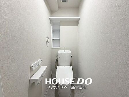 ■年中いつでも快適にご使用いただける温水便座付きトイレ!■壁掛けリモコンがついているので操作もスムーズです!