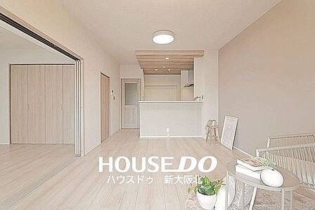 ■リビングに面したお部屋は、リビングとしてお使いいただけます!■ご家族の人数やライフスタイルに合わせてお部屋の用途を使い分けていただくことができますよ!